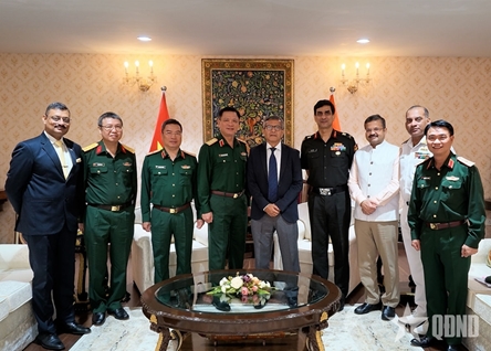 Viet Nam - India to expand space for defense cooperation
